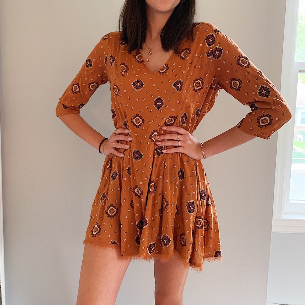 URBAN OUTFITTERS flowy dress